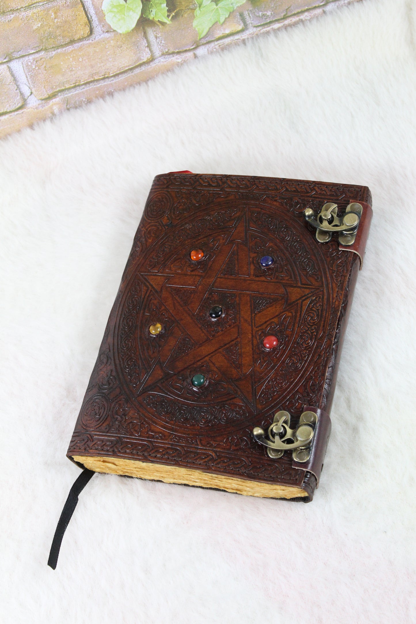 Antique color Pentagram hand