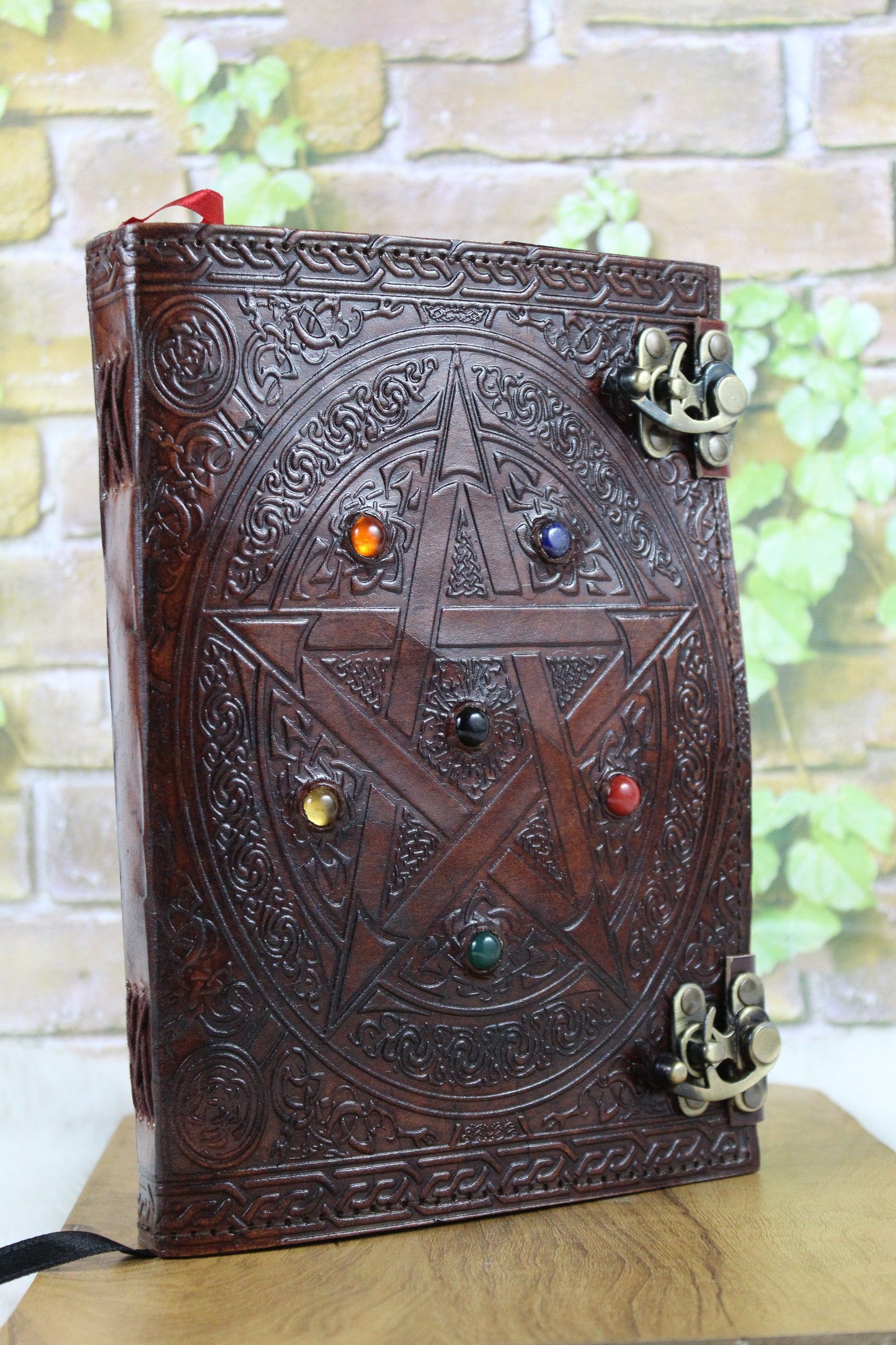 Antique color Pentagram hand